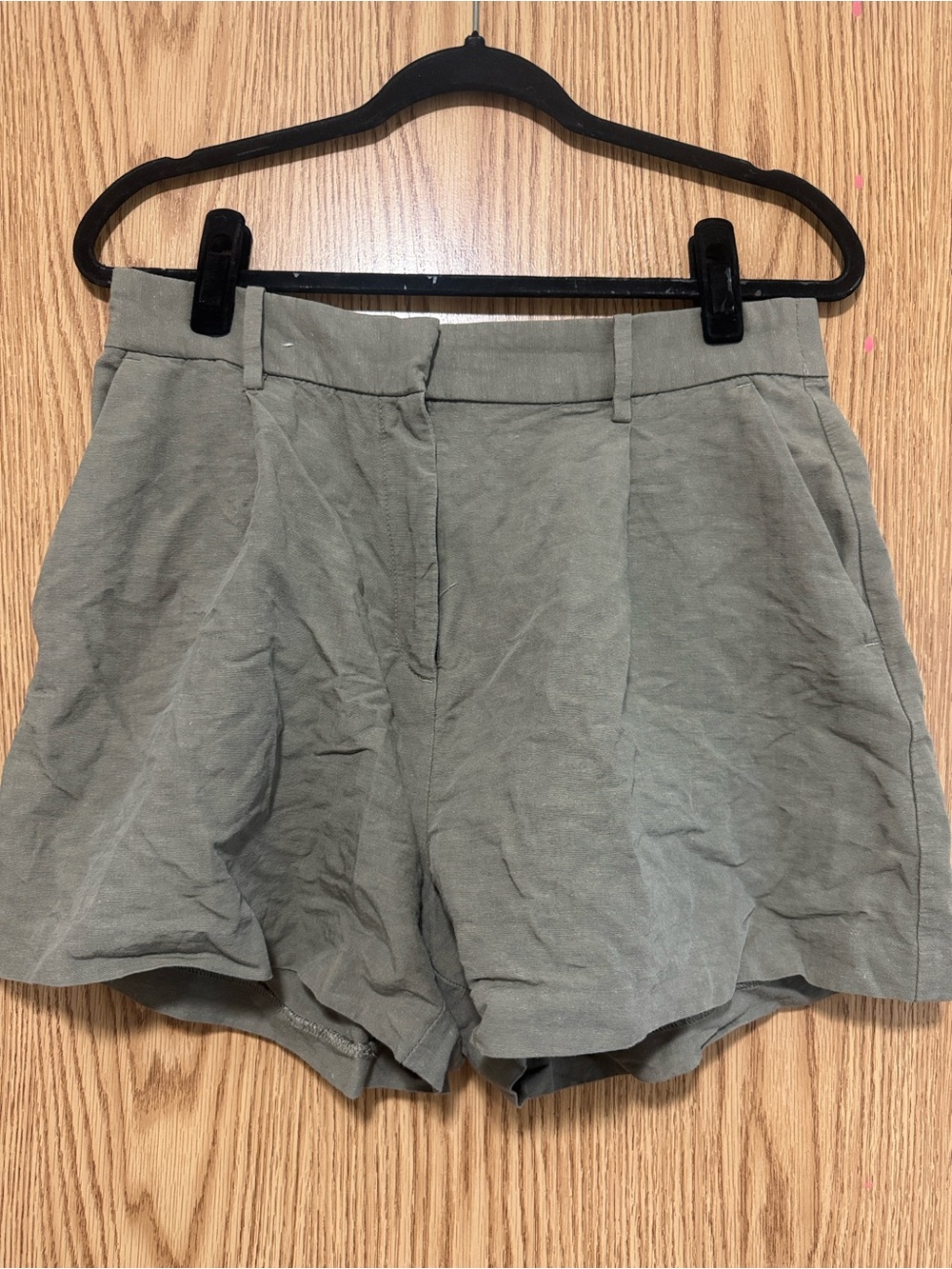 H&M 100% Linen High-Waisted Shorts – Green – US 10